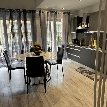 Gorgeous 2 Bedrooms Holiday Apartement 尼斯 外观 照片
